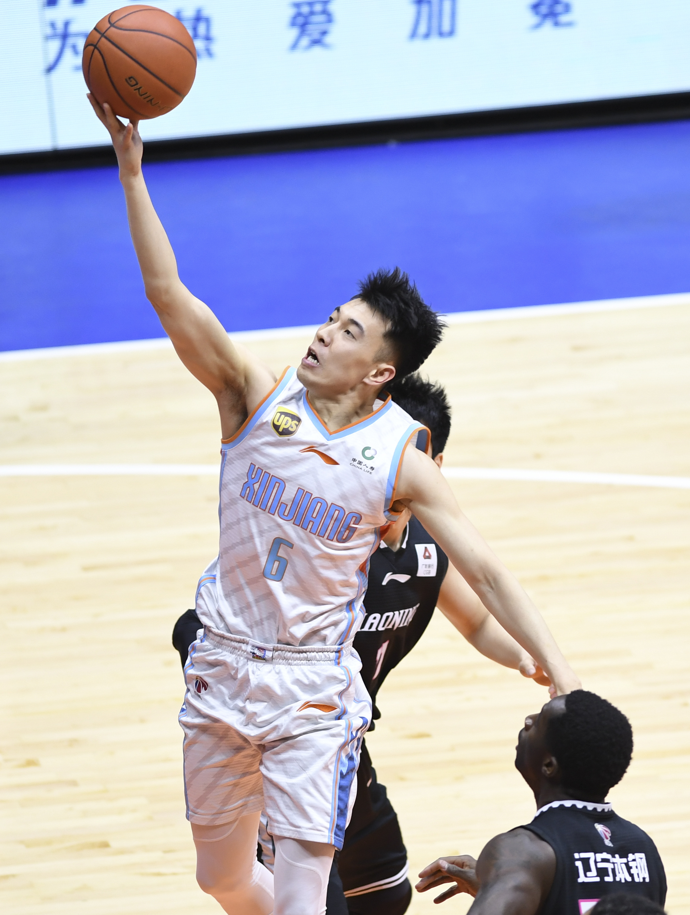 壹号注册入口- 炮灰助攻又被主角团告白了 